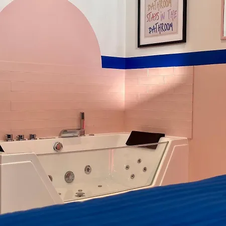 Appartement Theme Annees 60' L Baignoire Jets L Clim L Netflix *