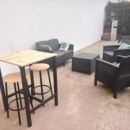 Theme Annees 60' L Baignoire Jets L Clim L Netflix *