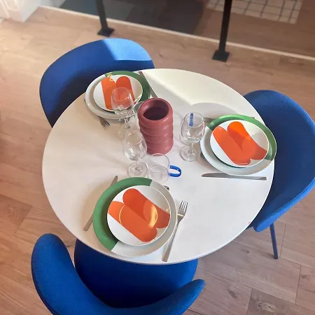 Appartement Theme Annees 60' L Baignoire Jets L Clim L Netflix