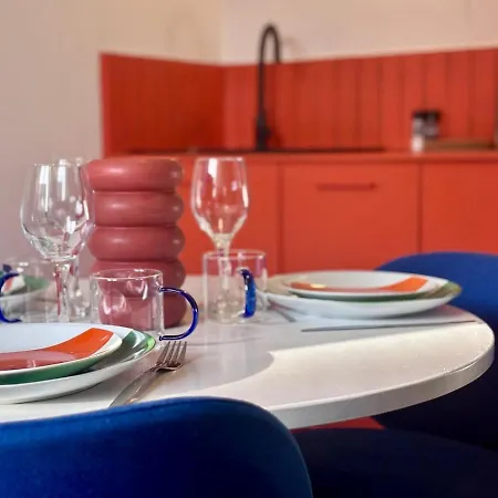 Appartement Theme Annees 60' L Baignoire Jets L Clim L Netflix Castres (Tarn)