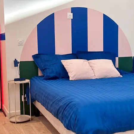 Theme Annees 60' L Baignoire Jets L Clim L Netflix *