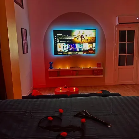 Apartament Theme Annees 60' L Baignoire Jets L Clim L Netflix Castres (Tarn)