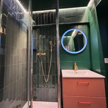 Apartament Theme Annees 60' L Baignoire Jets L Clim L Netflix