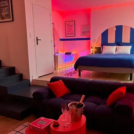 Theme Annees 60' L Baignoire Jets L Clim L Netflix * Castres (Tarn)