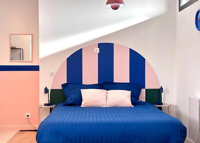 Theme Annees 60' L Baignoire Jets L Clim L Netflix