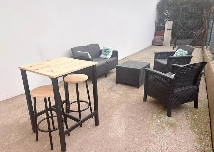 Theme Annees 60' L Baignoire Jets L Clim L Netflix *