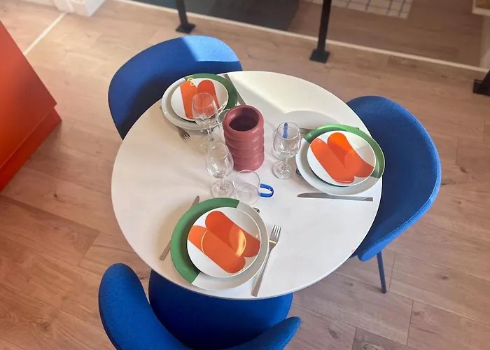 Daire Theme Annees 60' L Baignoire Jets L Clim L Netflix