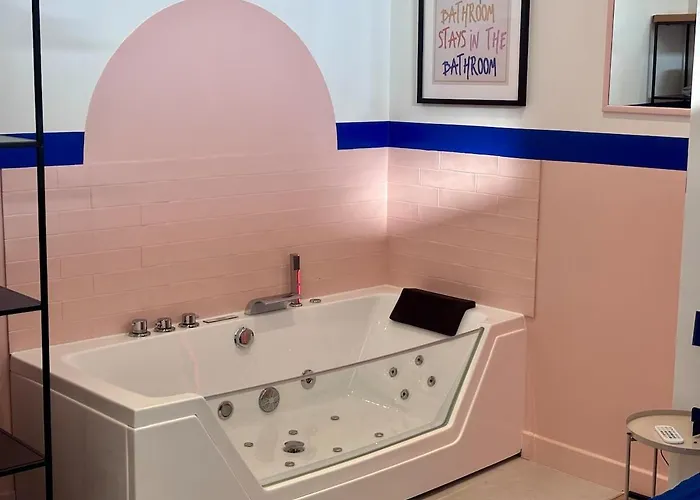 Theme Annees 60' L Baignoire Jets L Clim L Netflix Daire Castres (Tarn)