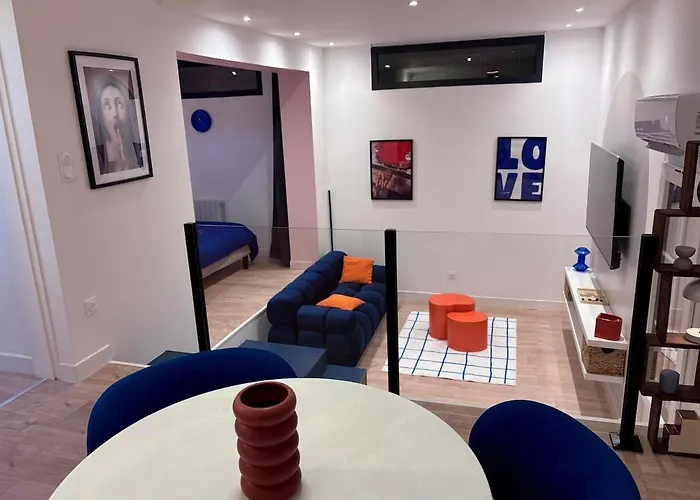 Theme Annees 60' L Baignoire Jets L Clim L Netflix *