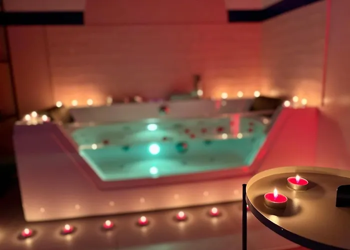 Theme Annees 60' L Baignoire Jets L Clim L Netflix Apartment *